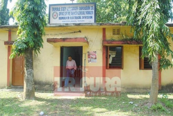 Almost thousands of villagers remained without electricity for six days at Kamalpur: Authority continued assurance Almost thousands of villagers remained without electricity for six days at Kamalpur: Authority continued assurance